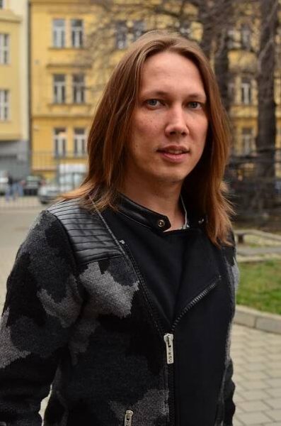 Peter Cmorik - životopis | Národní divadlo moravskoslezské
