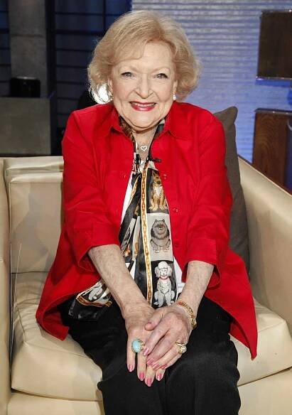 Ryan Reynolds and More Stars Mourn Betty White After Her Death: 'What an Exceptional Life'