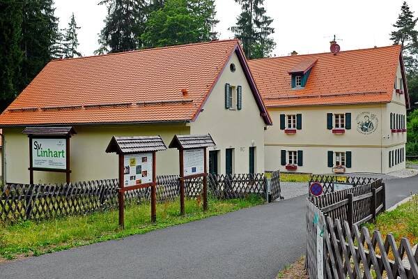 Soubor:Karlovy Vary výletní místo svatý Linhart (2).jpg