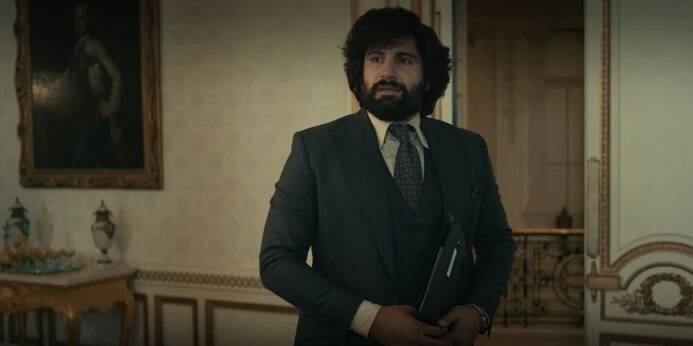 Kayvan Novak as Roger in Cruella