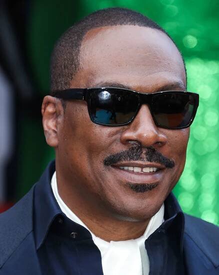 Herec Eddie Murphy má celkem deset dětí s pěti různými ženami. Celkem má pět synů a pět dcer, z toho nejmladšího synka Maxe (2) a dcerku Izzy (4) má se svou snoubenkou Paige Butcher.