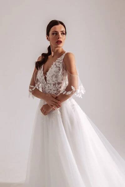 LUXURY :: svatbybyluu.cz