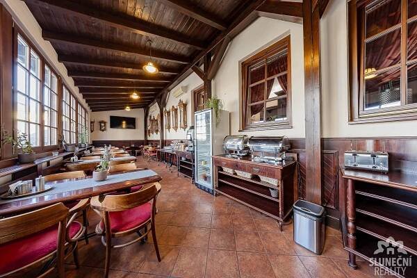 Prodej hotelu s restaurací, Uherské Hradiště - Dvořákova | Reality.iDNES.cz 