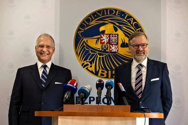 Koudelka je pro naši zemi bezpečnostním rizikem - Vox Populi, vox Dei