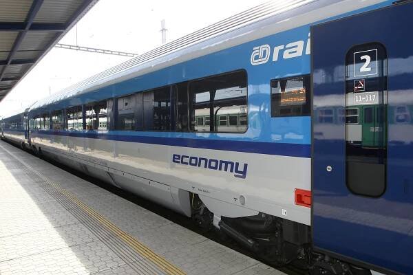 Railjet nově i mezi Olomoucí a Prahou. ČD nasadí také nejmodernější InterJet