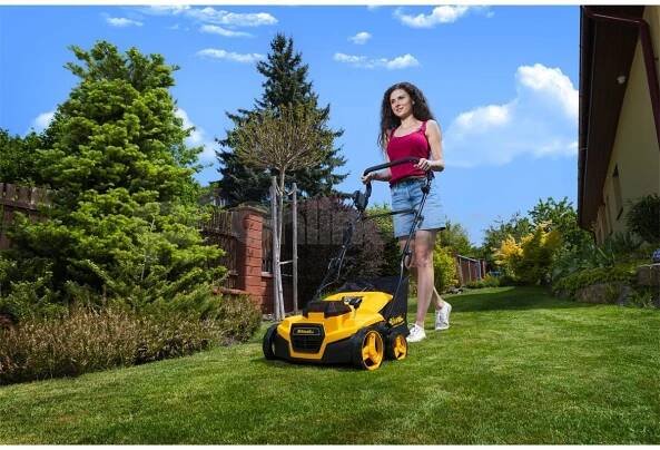 Riwall PRO RAV 3820i, aku travní provzdušňovač 2x20 V (bez baterie a nabíječky)