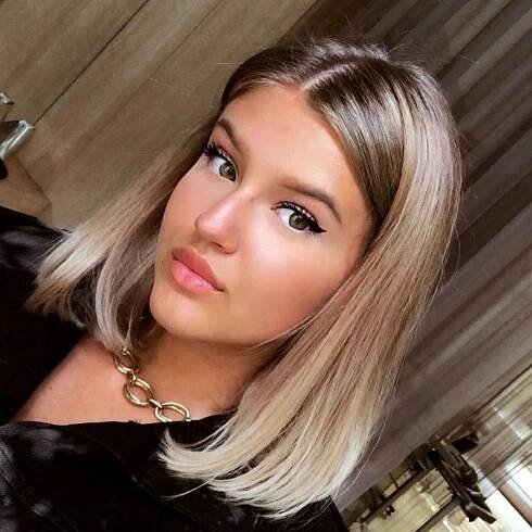 Zničené vlasy odstřihla: Krásná dcera Ivy Kubelkové se po odbarvení pochlubila mikádem