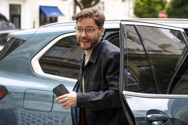 FOTO: Daniel Brühl, Světýlka, Vlny a zahradník