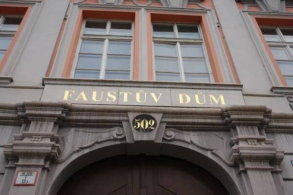 Faustův dům - tip na výlet u místa "Praha"