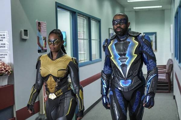 Black Lightning - Kniha následků: 4. kapitola: Průsvitná příšera - Z filmu - Nafessa Williams, Cress Williams