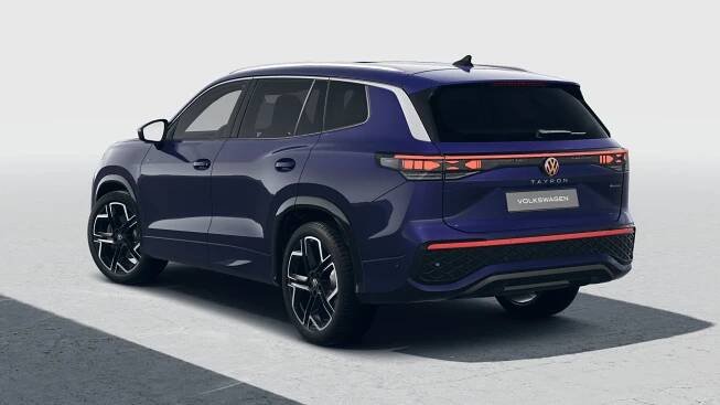 | Volkswagen Tayron R-Line (příplatkový lak Violet +14.000 Kč) Zdroj: Volkswagen