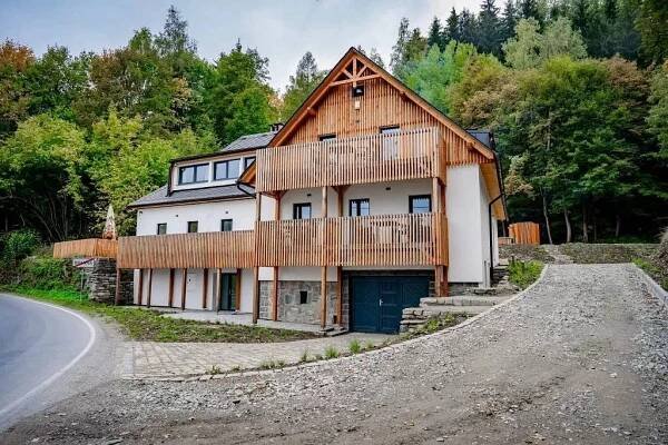 NoNe apartmány, Branná