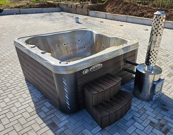 SQUARE vířivka čtvercová PREMIUM - venkovní topení