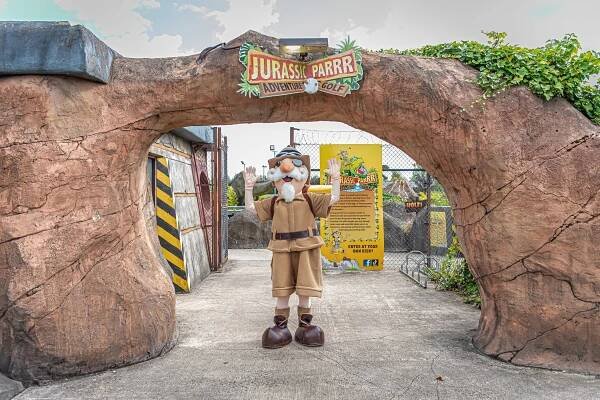 Jurassic Parrr — Great Western Golf