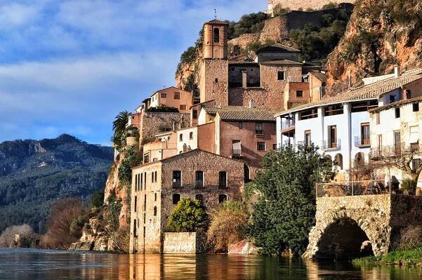 Best Countries For Downshifting