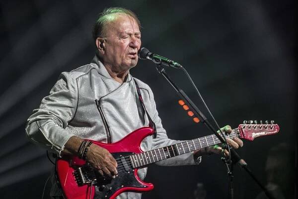 Až to zabalí Rolling Stones, skončíme taky, řekl Petr Janda na koncertě v Brodě