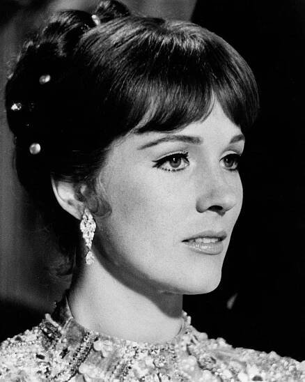 Julie Andrews | Julie andrews, Hollywood, Hollywood stars
