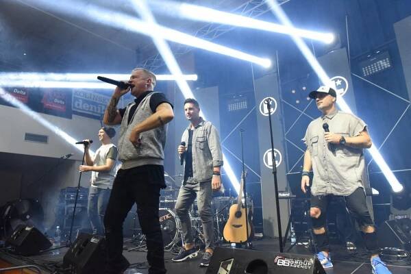 FOTO: Před 23 lety vyrazil do světa hit kapely Lunetic Máma