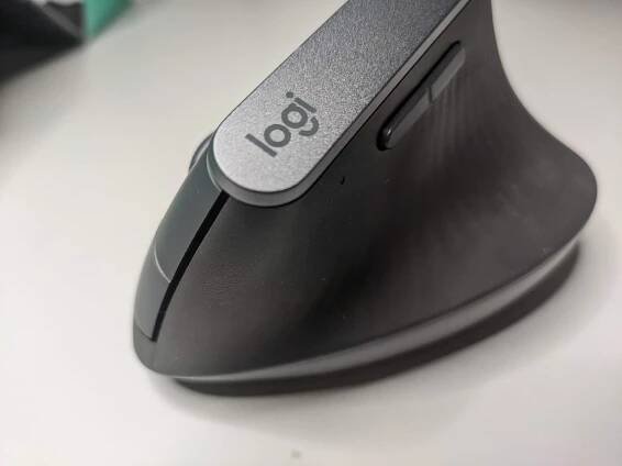 Bezdrátová myš Logitech MX vertical - Vstupní zařízení k PC