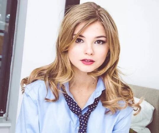 Stefanie Scott Biography - Facts, Childhood, Family Life & Achievements