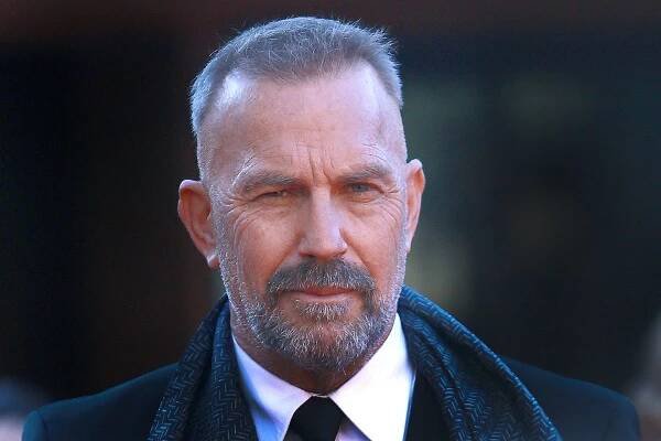 Kevin Costner vždy chtěl velkou rodinu. Aktuálně má sedm dětí, ale spokojený není