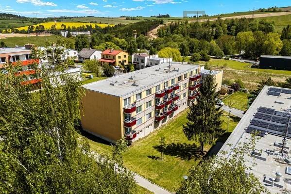 Prodej slunného bytu 2+1 62m² s balkonem a dvěma sklepy