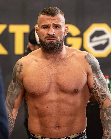 Karlos Vémola