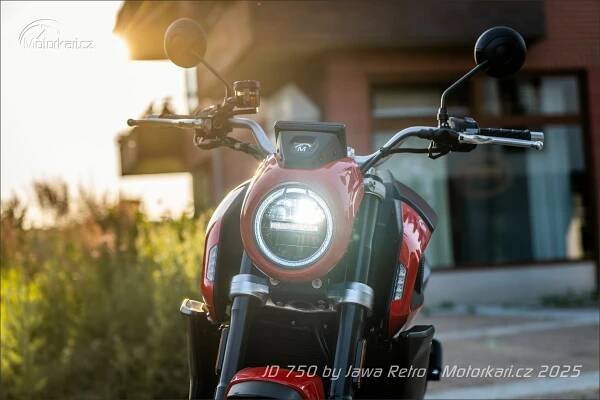 Fotogalerie JD 750 by Jawa Retro: Stylová kráska, jenom trochu bez duše | Motorkáři.