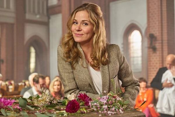 Der Lehrer - Pikante Details kosten extra - Promo - Jessica Ginkel