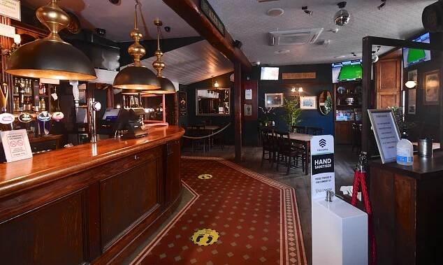 Tenby pub | Tenby bar | Tenby beer garden | Tenby beach bar | outside bar Tenby | best bar in Tenby | real ale Tenby | best