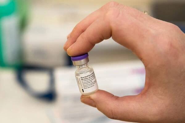 UNLP očkuje bez registrácie vakcínou Pfizer