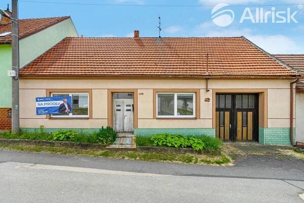 Rodinný dům 4+1 k rekonstrukci, pozemek 326 m2, Vrbice (okr. Břeclav), obrázek č. 1