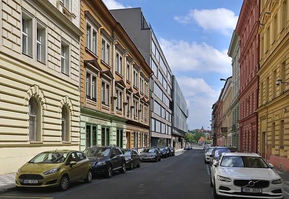 Soubor:Na Valentince street, west part, Praha.jpg