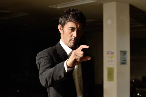 Inori no maku ga oriru toki - Z filmu - Hiroši Abe