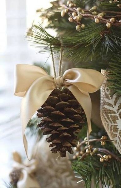 New Christmas Decorating Ideas - Home Bunch - An Interior Design & Luxury Homes Blog | Christmas decorations, Homemade christmas decorations, Christmas crafts