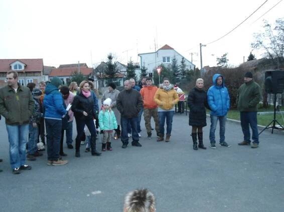Obec Těšetice - Rozsvěcení vánočního stromu 2015