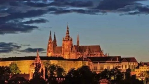 Kvíz: Jak dobře znáte české hrady a zámky? Zkuste pomocí obrázků uhádnout všech 9 významných památek