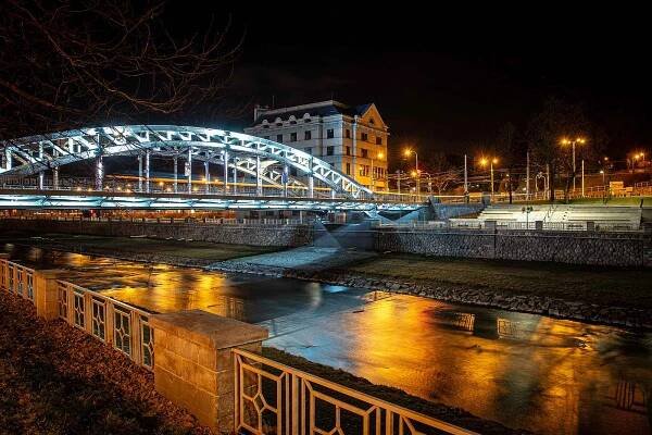 Most Miloše Sýkory, noční Ostrava, 12. března 2021.
