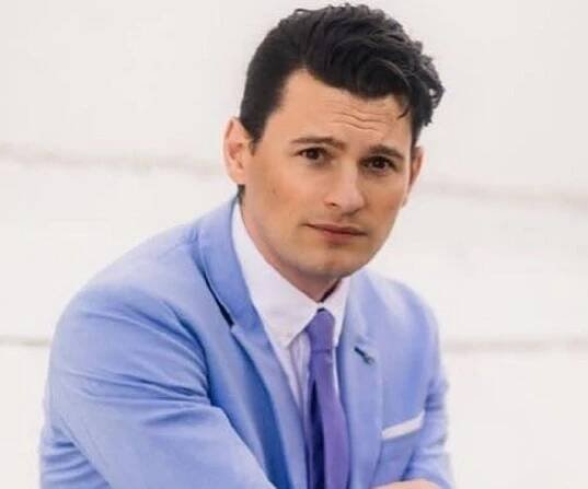 Bryan Dechart Biography – Facts, Childhood, Family Life of Actor