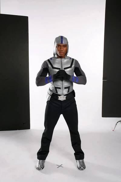 Lee Thompson Young - Smallville - Spolek spravedlivých - Z natáčení