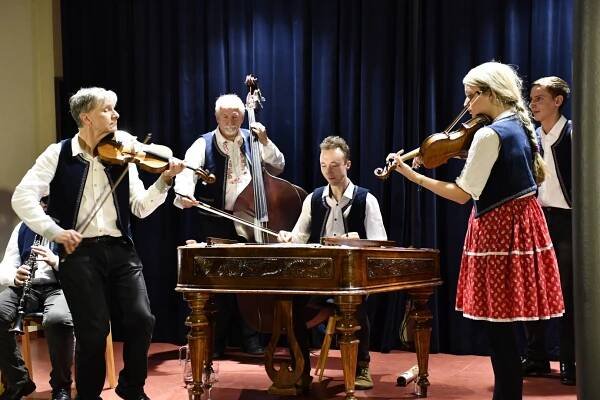 Koncert – Cimbálka CML Šumperk – Městská knihovna T. G. Masaryka Šumperk