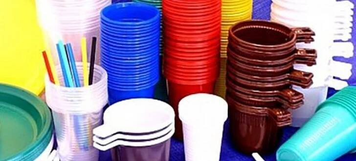 Co je plast a plast: jaký je mezi nimi rozdíl?