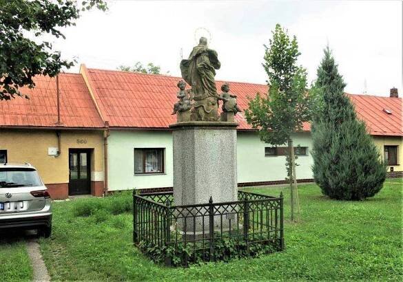 Socha Panny Marie v ulici Plačkov v Holešově | Drobné památky 