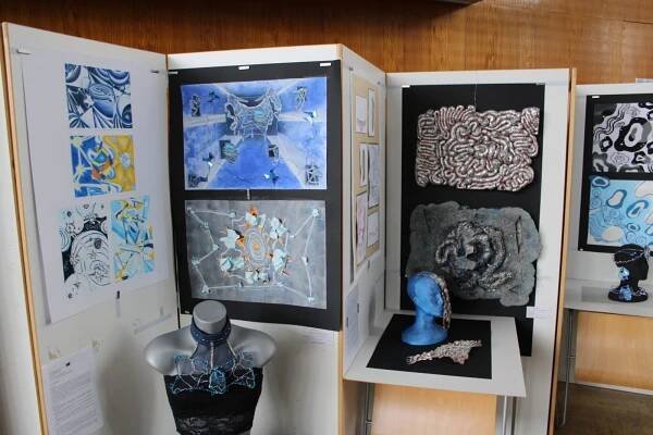 Střední škola designu a řemesel Kladno pořádala vernisáž výstavy ORIGAMI