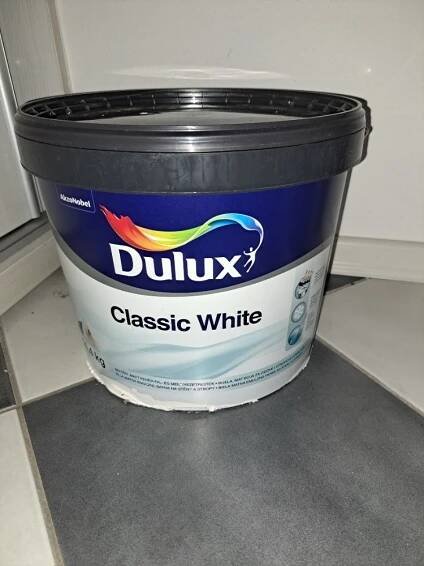 Bílá akrylátová barva Dulux Classic White 10l