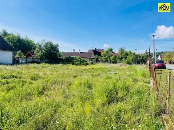 Prodej stavebního pozemku 905 m², Roudná