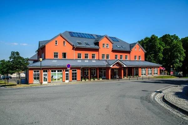 Rekonstrukce a přístavba hotelu Hukvaldy - INPROS FM