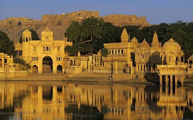 The famed fort has withstood earthquakes and sandstorms for a millenia, but now shifts and crumbles. 