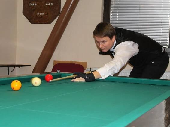 Brněnští kulečníkoví mistři splnili roli favorita. Vyškovští sbírali zkušenosti