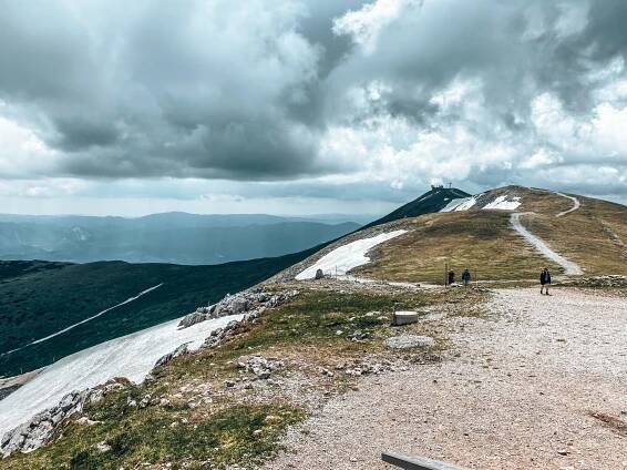Eine Wanderung mit Vielfalt - der Fadensteig am Schneeberg